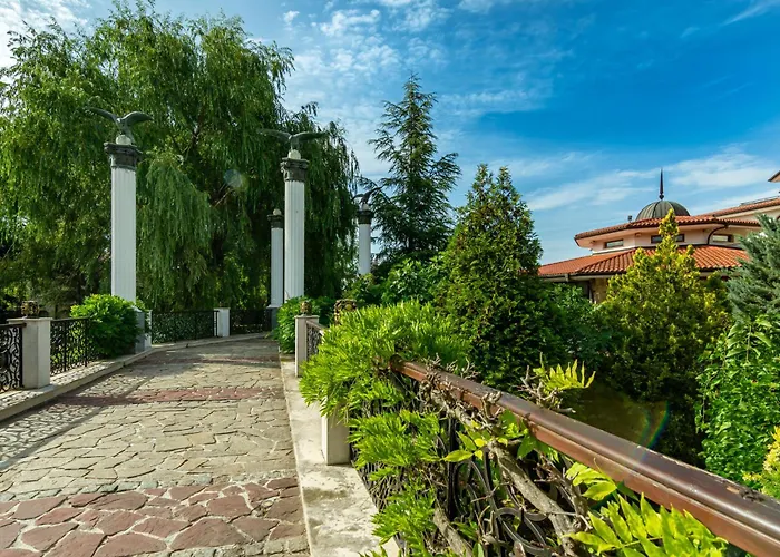 Boutique hotel only: Helena Park